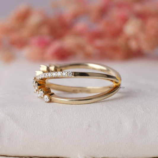 Cluster Round Cut Moissanite Criss Cross Ring Second