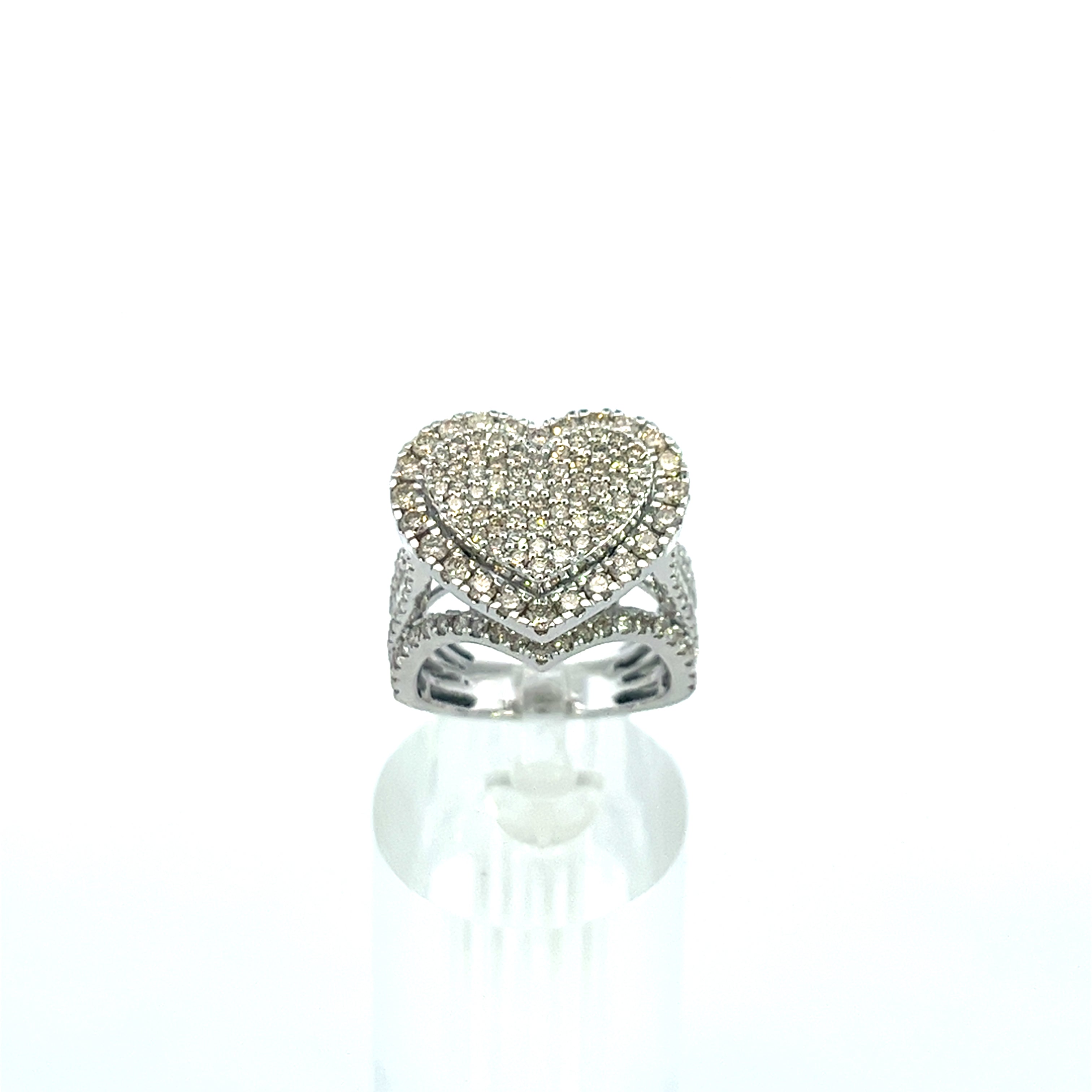 2.9CTW JUMBO DIAMOND HEART RING