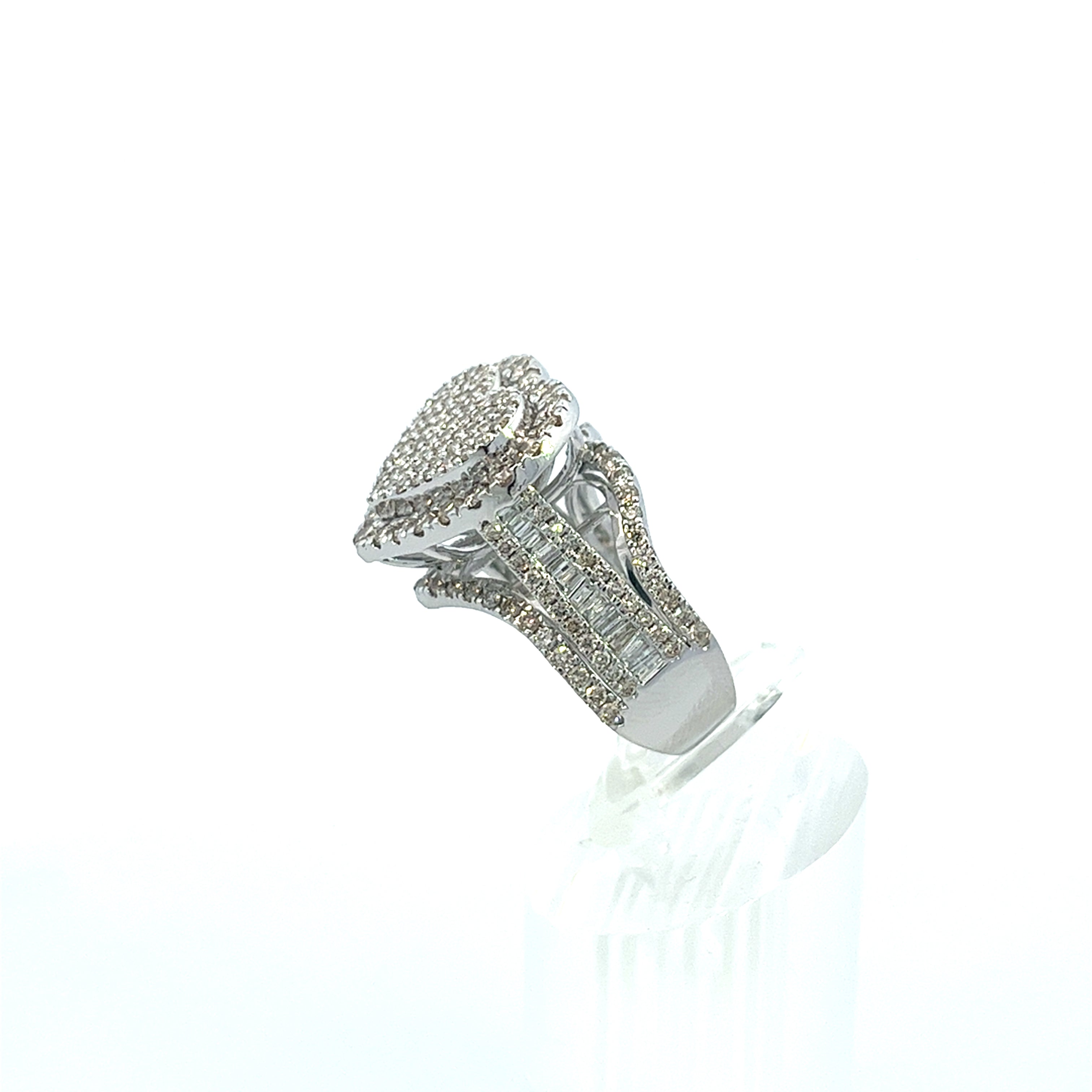 2.9CTW JUMBO DIAMOND HEART RING