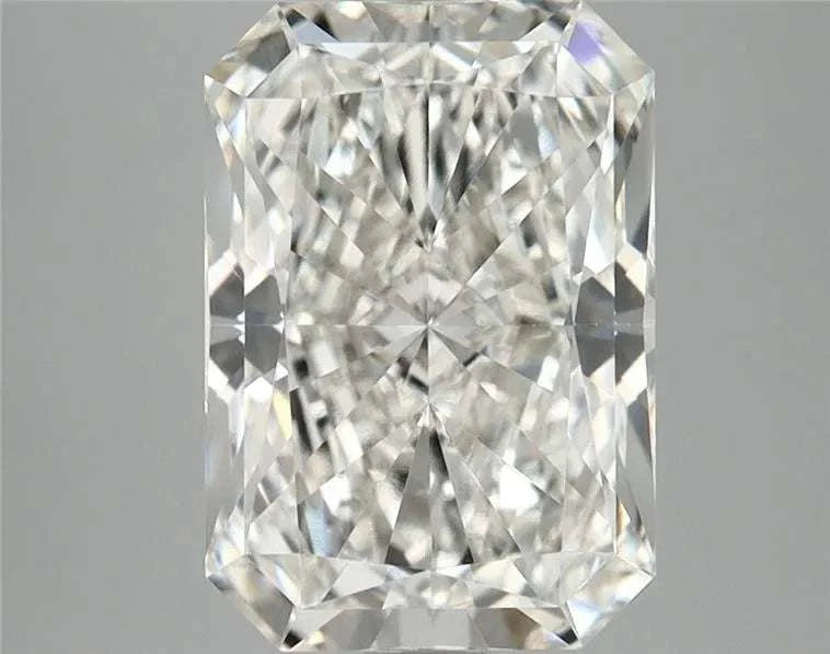 3.69ct Radiant Lab Grown Diamond (Colour H, Clarity VVS2, IGI Certified)