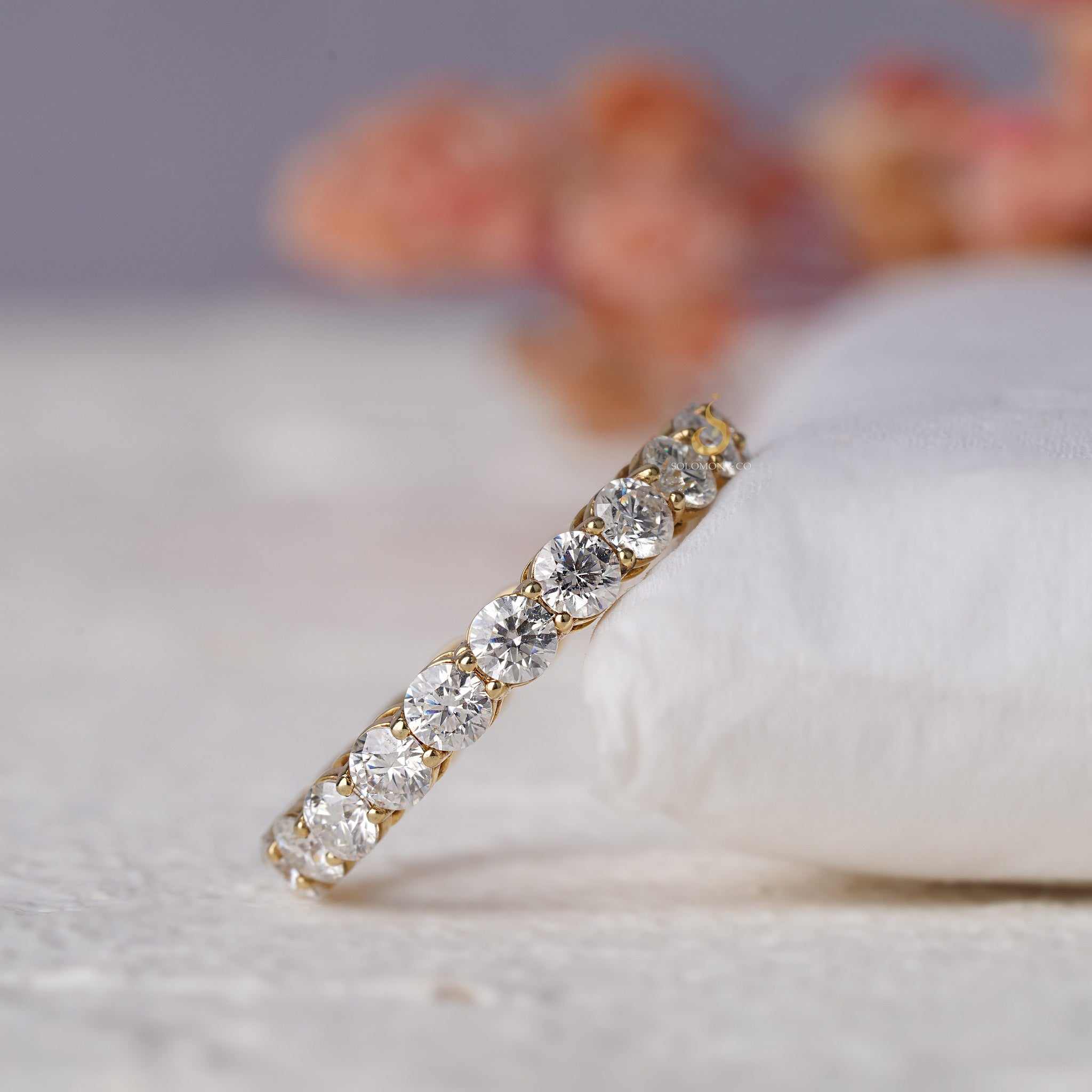 Brilliant Round VVS Moissanite Shared Prong Wedding Ring