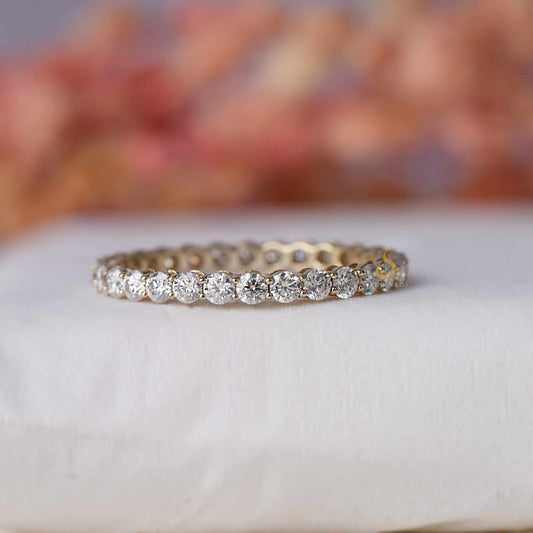Brilliant Round VVS Moissanite Shared Prong Wedding Ring 2.50mm