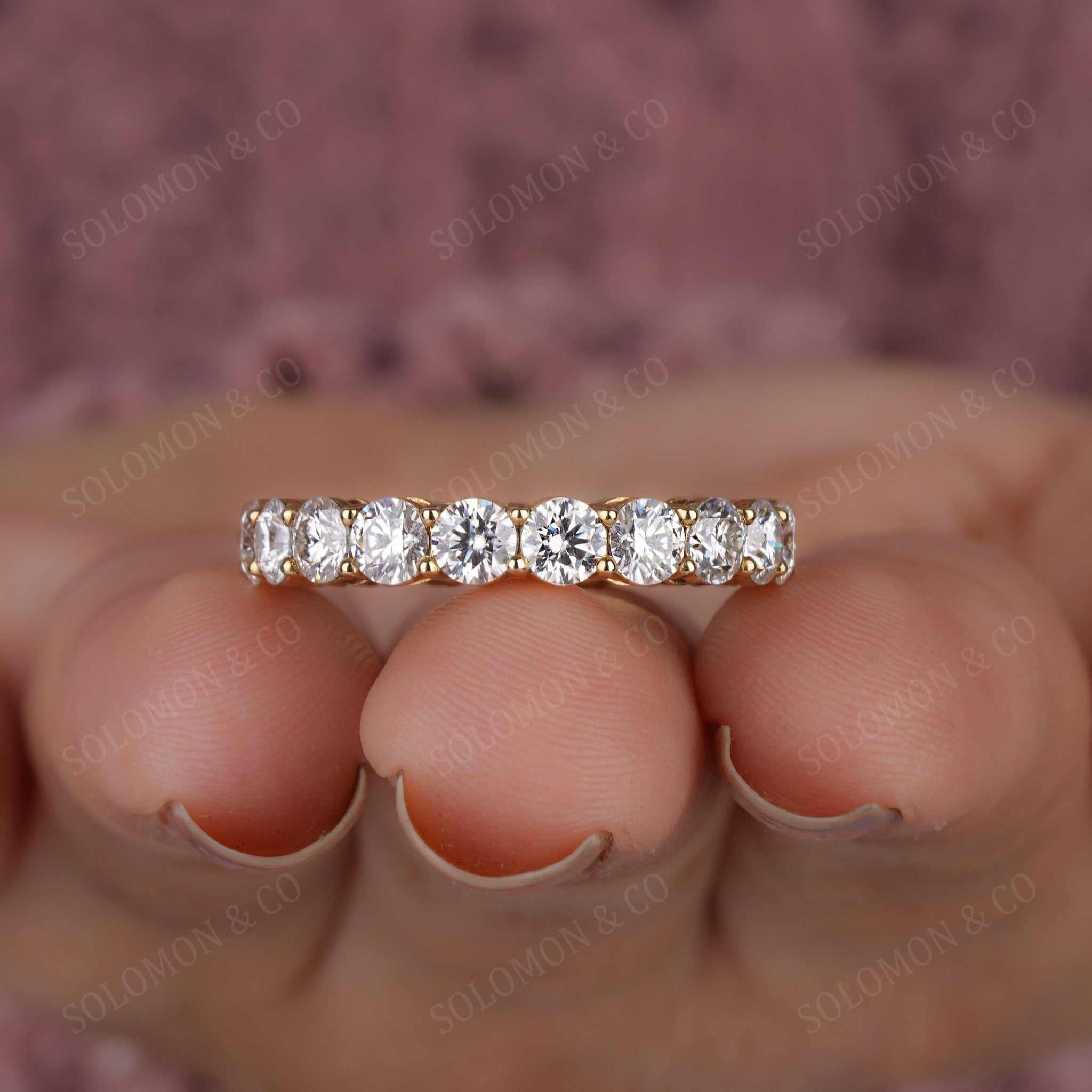 Brilliant Round VVS Moissanite Shared Prong Wedding Ring