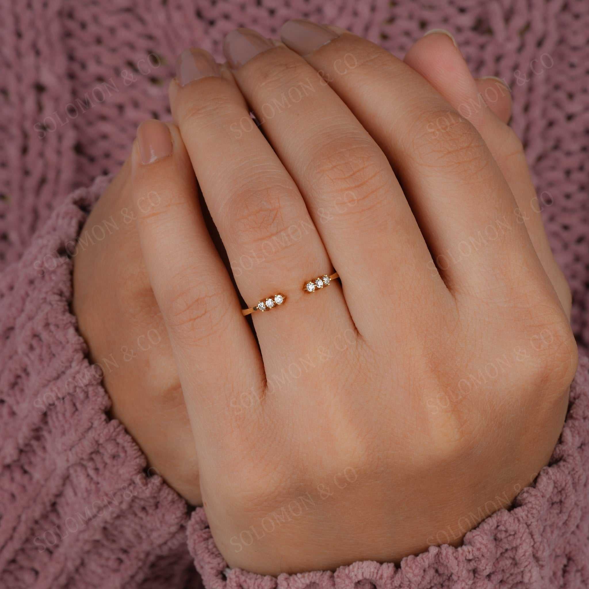 Round Diamond Open Gap Wedding Ring