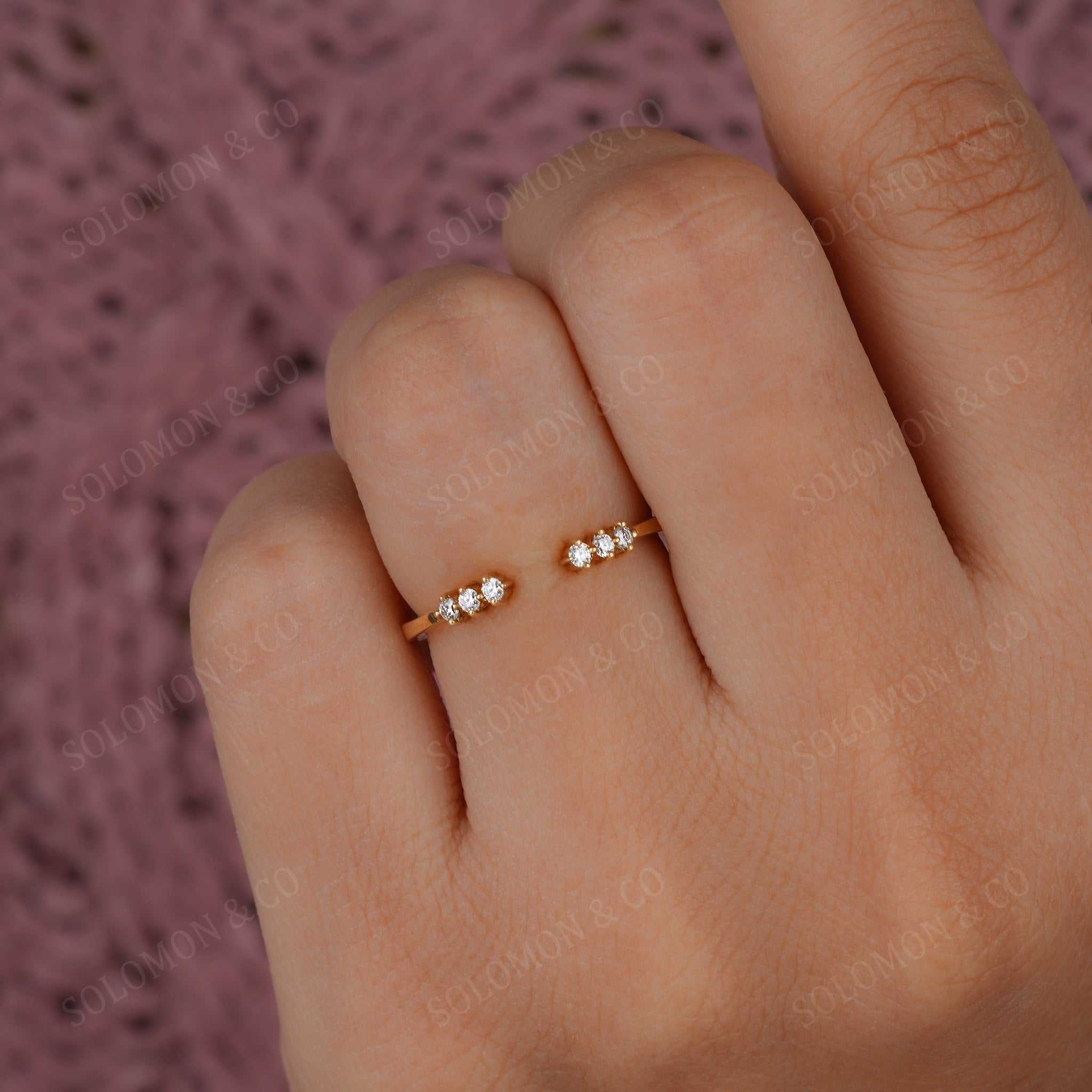 Round Diamond Open Gap Wedding Ring