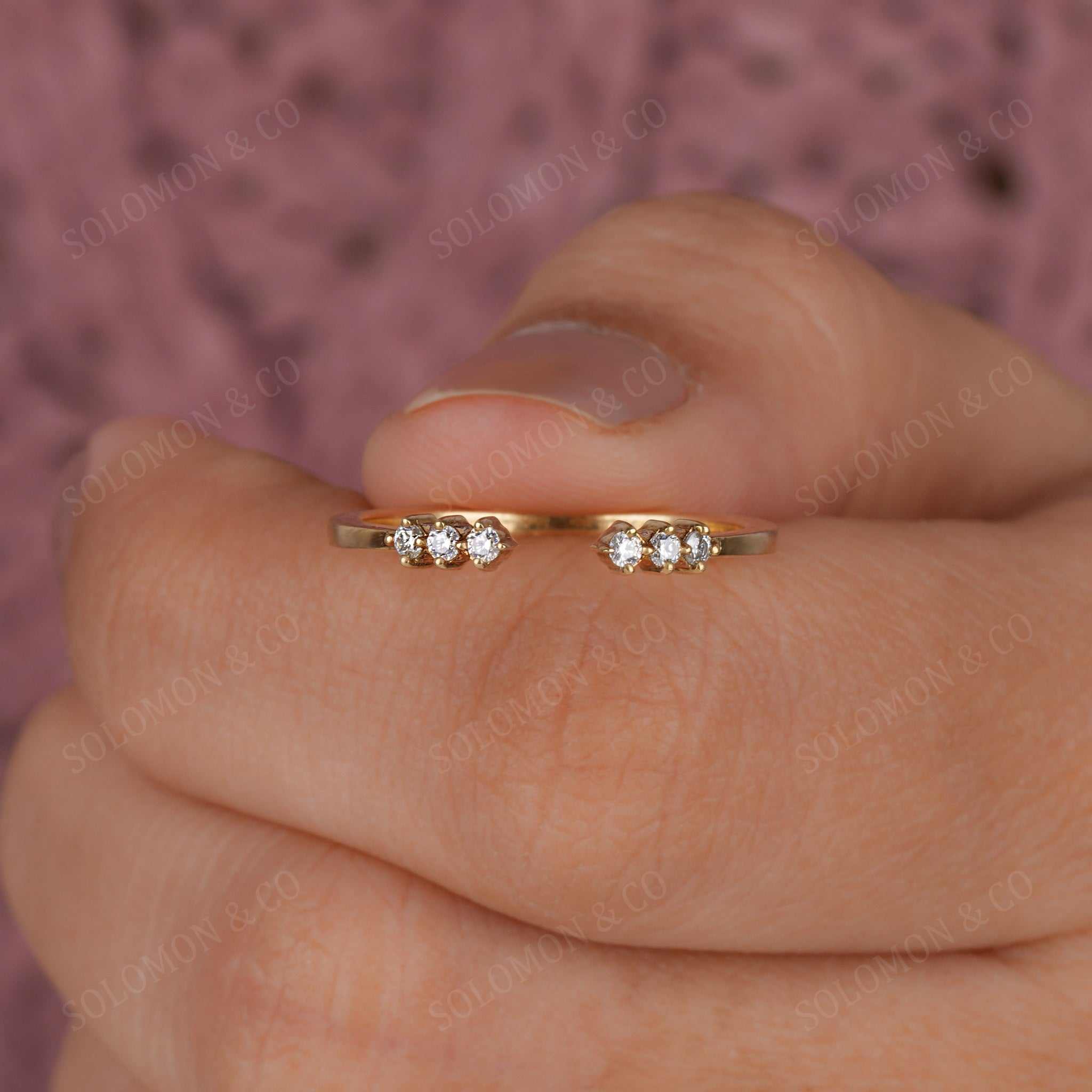 Round Diamond Open Gap Wedding Ring