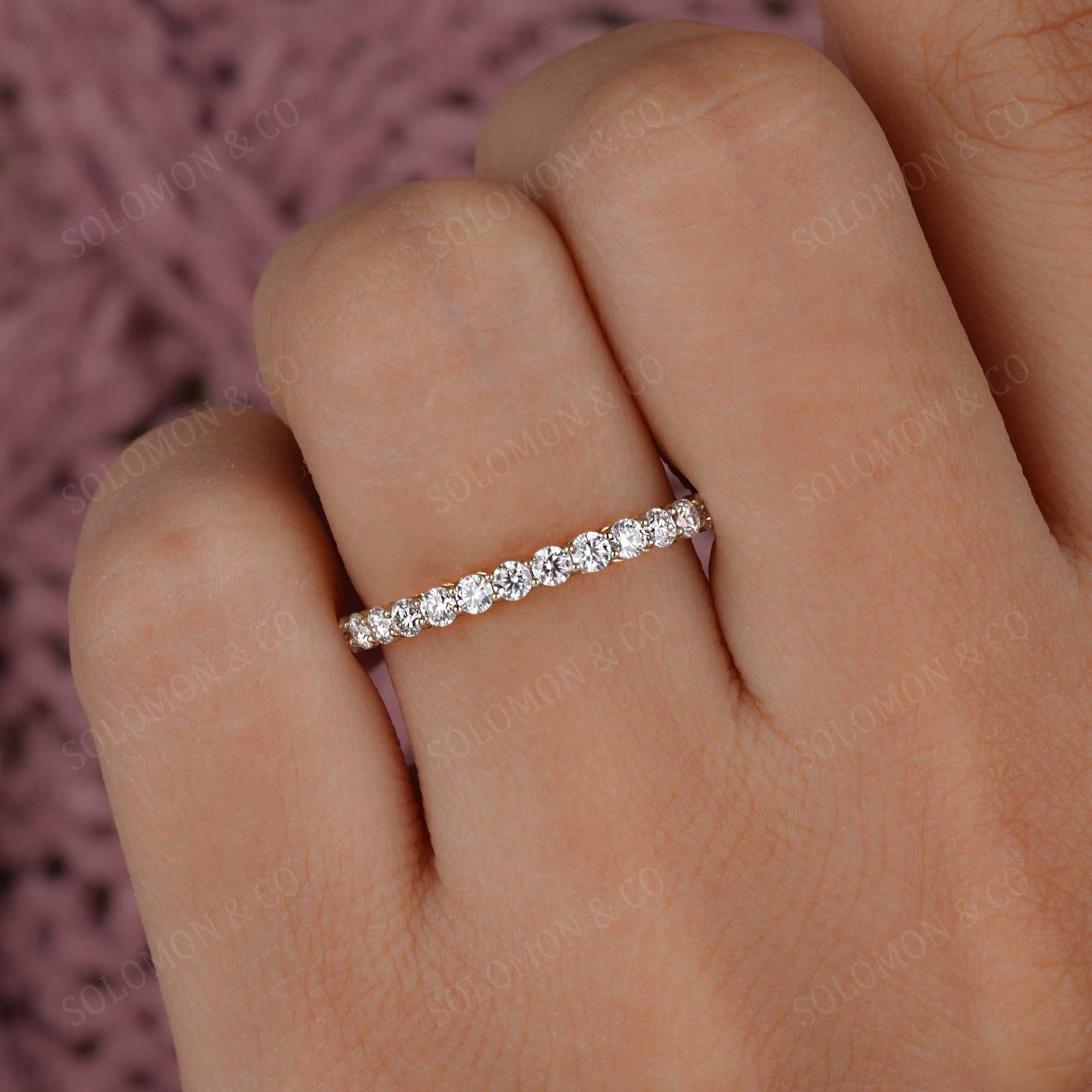 Womens Shared Prong Round Eternity Moissanite Ring