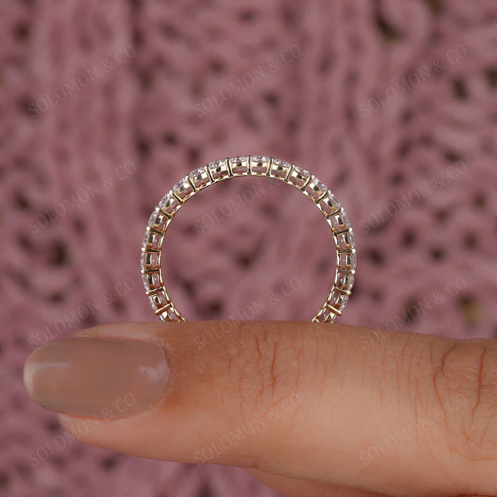 Womens Shared Prong Round Eternity Moissanite Ring