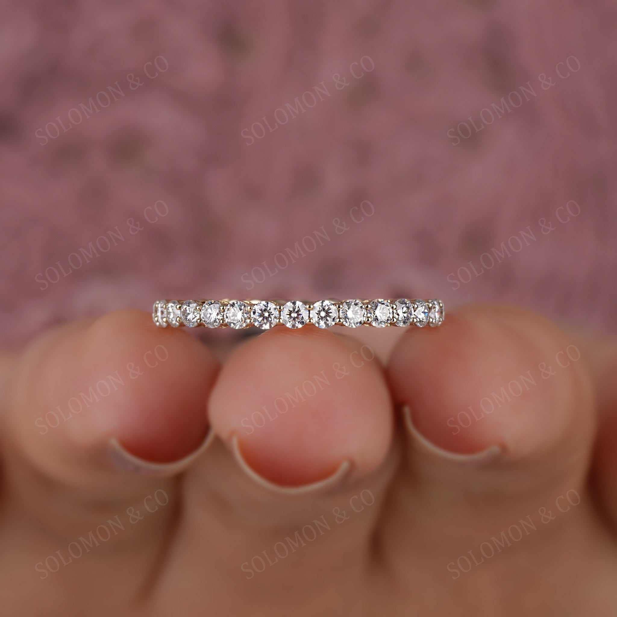 Womens Shared Prong Round Eternity Moissanite Ring