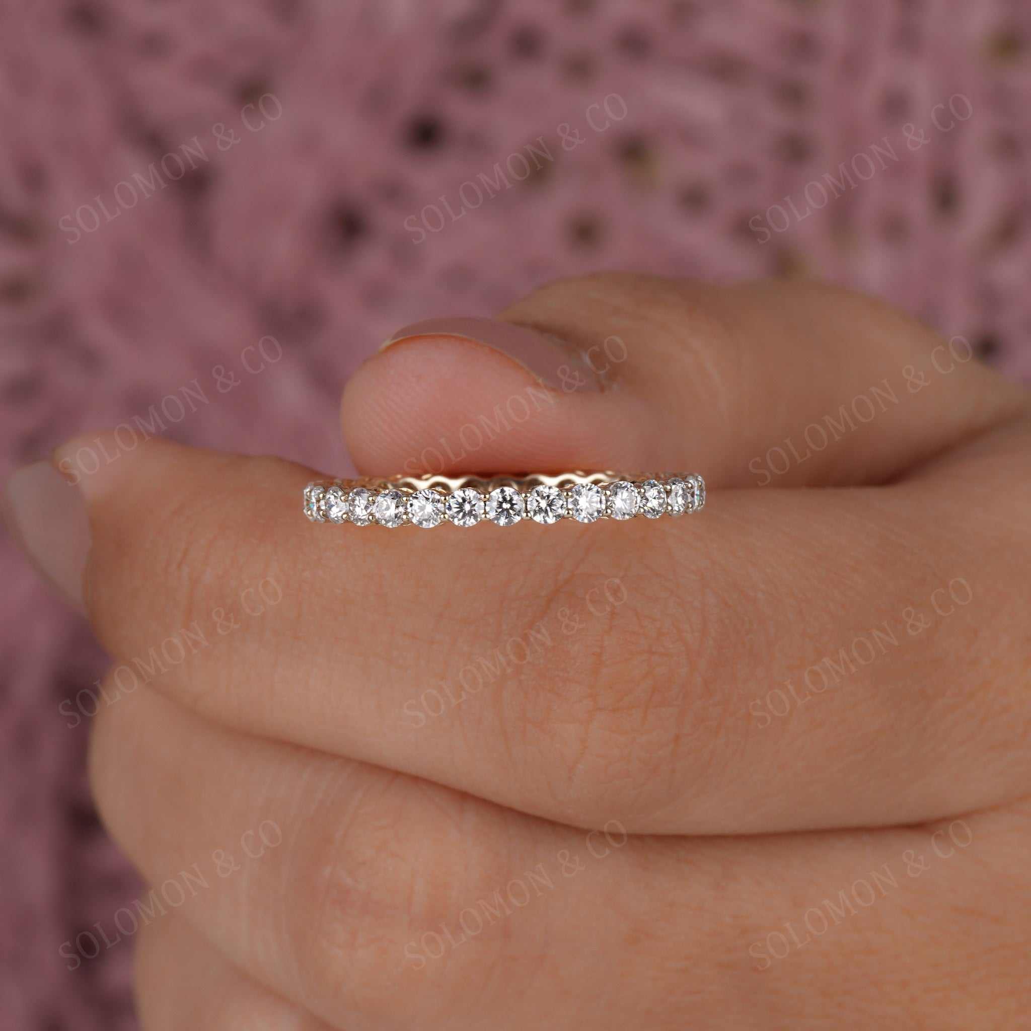 Womens Shared Prong Round Eternity Moissanite Ring