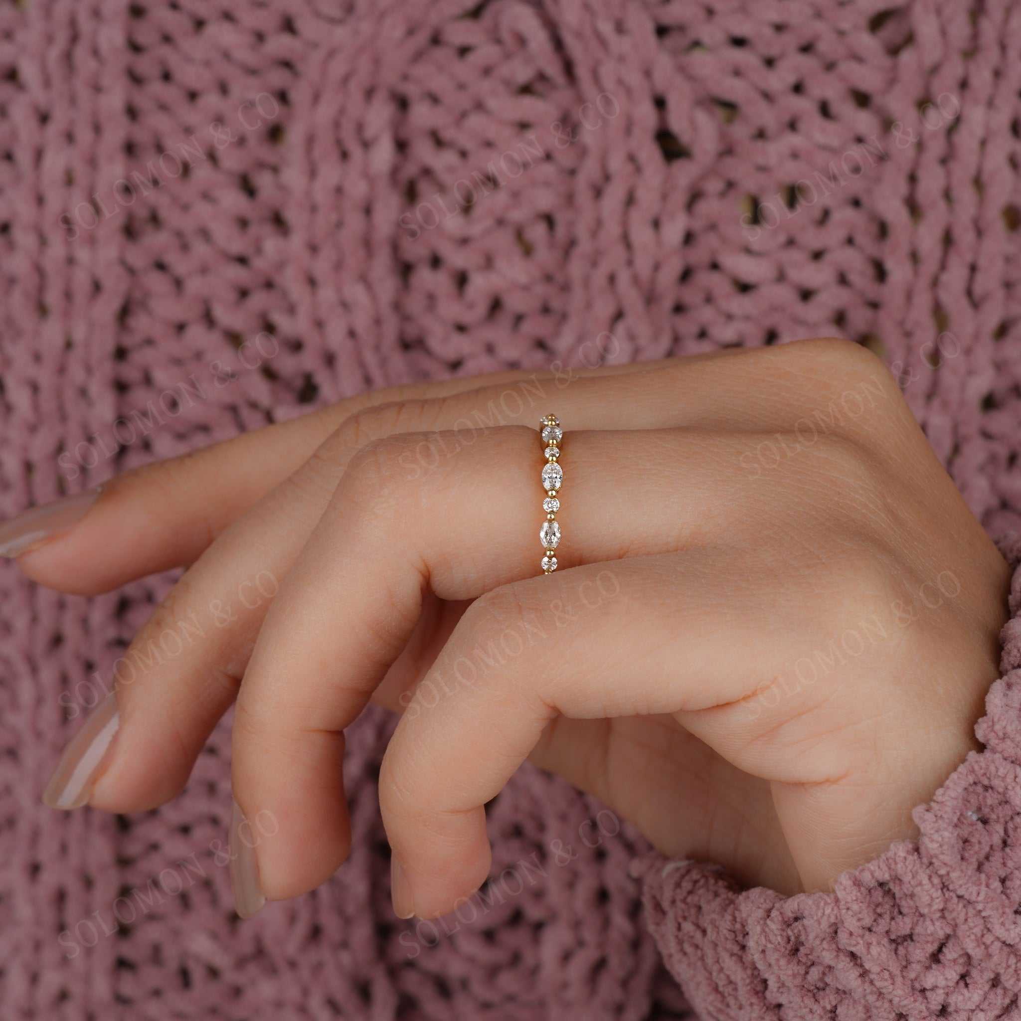 Alternating Oval Round Stackable Band