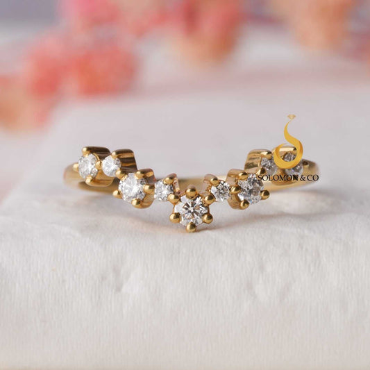 Round Cluster Curve Wedding Band
