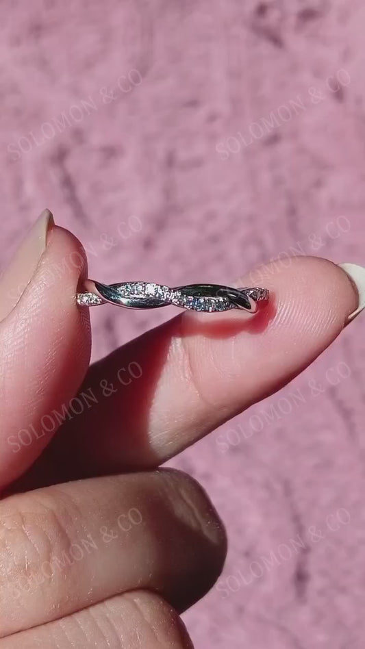 Twisted Round Shape Diamond Infinity Stackable Band